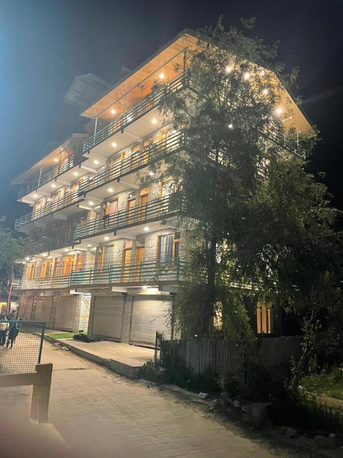 Hotel Mountain Majesty! Top-Rated Luxury Stay Amid Snowcapped Mountains With Balcony And Riverside Calm Manāli Exteriör bild